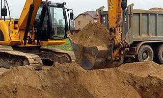 Выкопать яму экскаватором в Южноуральске от 931 руб. - 2Землекопа-Жрк